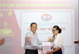 Chi bộ Khối Nghiệp vụ tổ chức Lễ kết nạp đảng viên mới